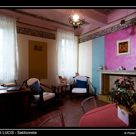 Bed & Breakfast Domus Lucis *